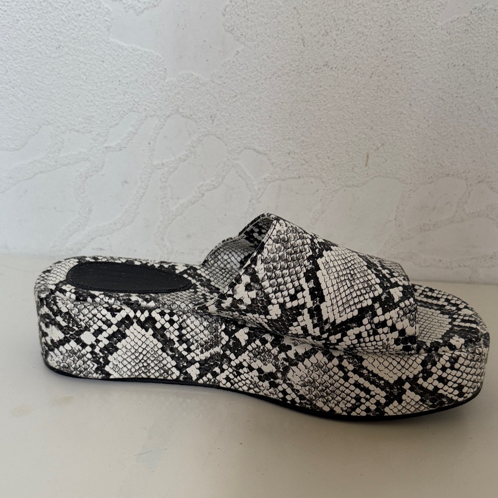 Topshop Women's Black White Snake Print Platform Slip on Sandals Size 36 - Picture 9 of 13